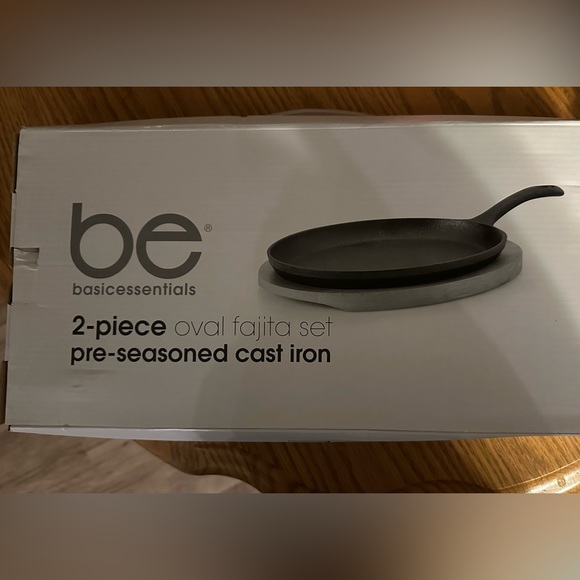 NIB Basic Essentials 2-piece oval fajita set - Picture 2 of 7